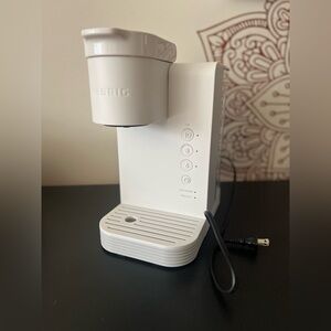 Brand New Keurig K-Cup single serve cup coffee maker machine